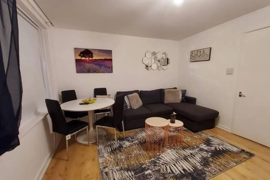 Sleeps 6 On Separate Beds, 4 Smart Tvs, Netflix 0*, Edinburg Storbritannien